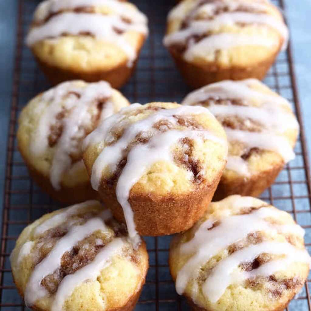 Cinnamon roll muffins 3