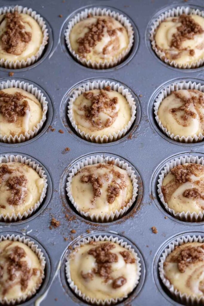 processe Cinnamon roll muffins (4)