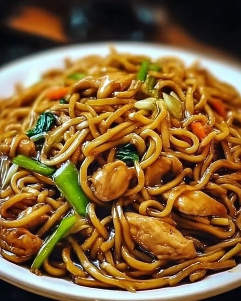 Delicious Garlic Chicken Lo Mein with vibrant vegetables and noodles